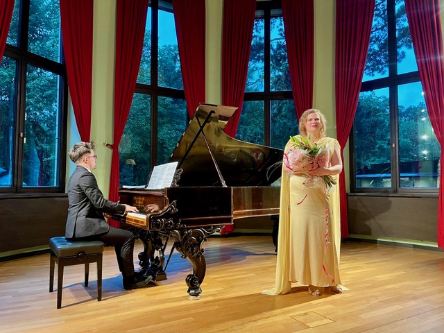 Tamara Morozová und Demian Ewig an Richard Wagners Fluegel